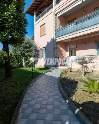 QUADRILOCALE CON GIARDINO, TAVERNA E BOX !