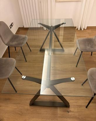 Tavolo in vetro