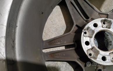 Ruote Mercedes AMG 18" con accessori Classe A