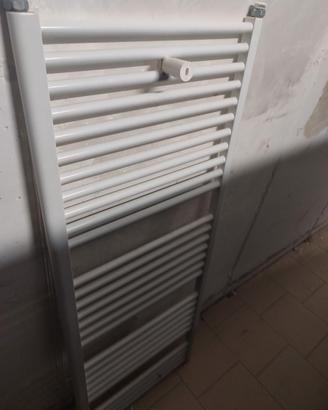 Box doccia lavatoio e scaldasalviette