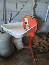 Mulino macina grano orzo e granturco