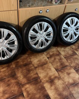 🛞 4 CERCHI ORIGINALI TOYOTA + 4 PNEUMATICI ESTIVI