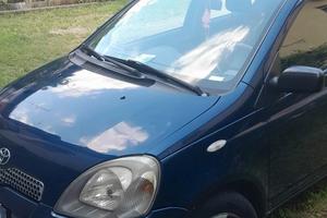TOYOTA Yaris - 2002