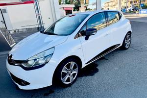 Renault Clio 4 1.5 dCi 5p. Costume National