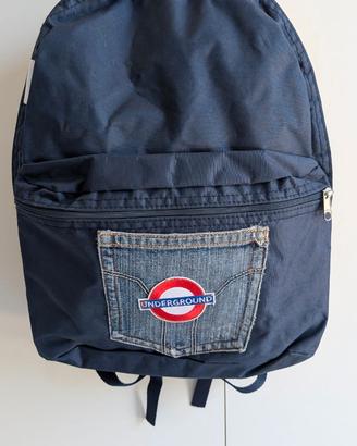 Zaino blu capiente con toppa London Underground