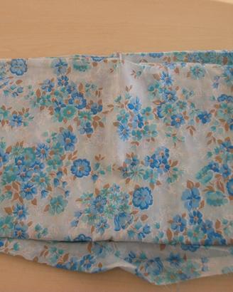 Taglio stoffa a fiori