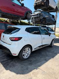 RENAULT Clio IV Hatchback 1.5 dCi Diesel (90 CV / 