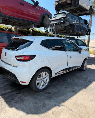 RENAULT Clio IV Hatchback 1.5 dCi Diesel (90 CV / 