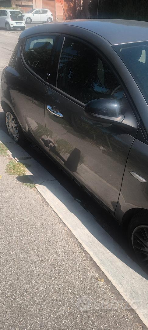 Lancia Ypsilon 2012 photo 3