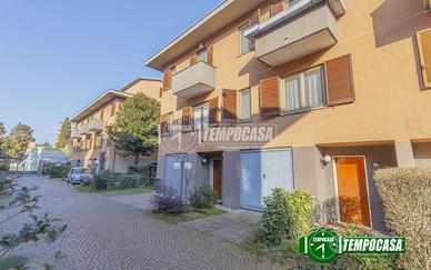 AMPIA VILLA A SCHIERA IN CENTRO!!