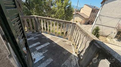 In centro storico con terrazzo panoramico e garage