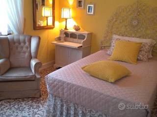 Stanza ad uso singolo in appartamento tri