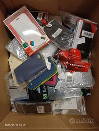 stock di circa 60 custodie smartphone