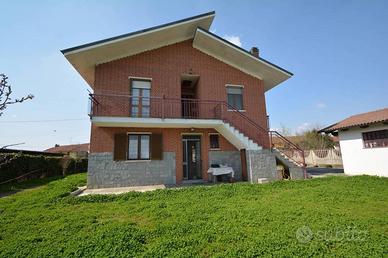 Villa di 181 m² con più di 5 locali e box auto dop