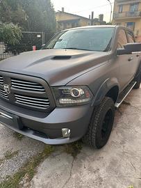 Dodge Ram 1500 V8 Sport