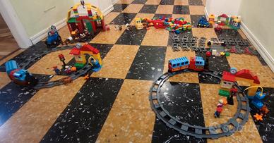 Box contenente n.5 set Lego Duplo