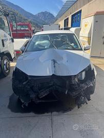 VOLKSWAGEN Polo 1.6 TDI DPF 5 porte incidentata