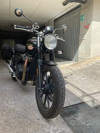 Triumph Steet Twin Gold Line