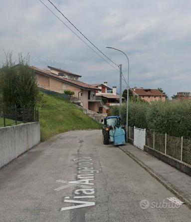 Ampio trilocale a colceresa con balcone e posto a