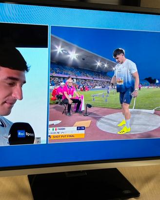 Tv 40” Toshiba 3D