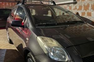 Toyota Yaris 5 porte 1.0 benzina 2010