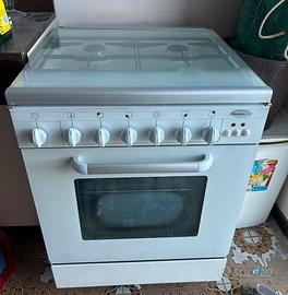 Cucina 4 fuochi nuova