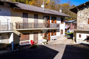 CASA SEMINDIPENDENTE A VENASCA