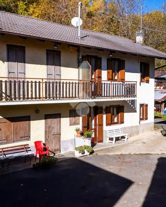 CASA SEMINDIPENDENTE A VENASCA