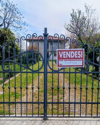 Casa singola con grande terreno pertinenziale