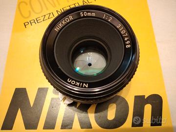 NIKON 50 mm f 2 Normale Tipo F Fuoco Gommato