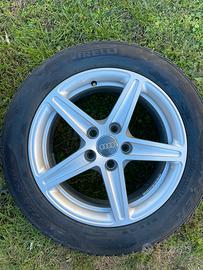 Cerchi da 16” per Audi A4 con gomme termiche