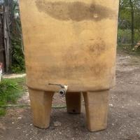 bidone serbatoio per vino vetroresina 500 lt