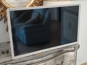 TV LG 32" SCHERMO ROTTO 