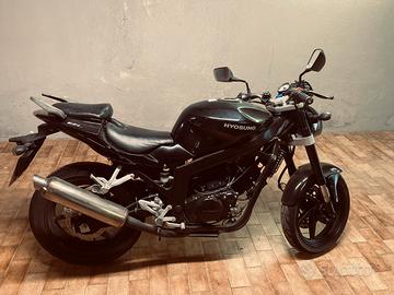 Hyosung GT250 Comet
