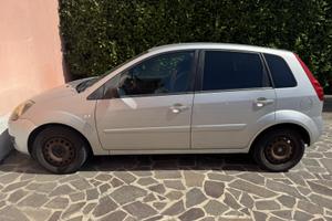 FORD Fiesta 1.4 TDCi 5p. Grigia 2 set da 4 cerchi