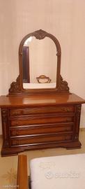 Specchiera e comò in legno 