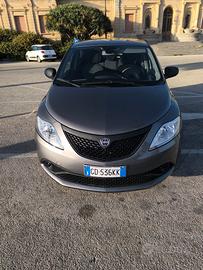 Lancia Ypsilon Hibrid come nuova