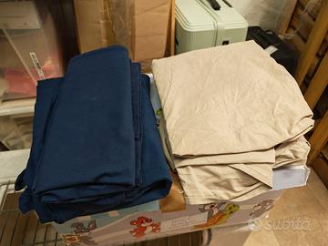 Due lenzuola con angoli per letto singolo
