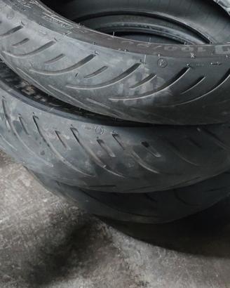 Gomme V7 850