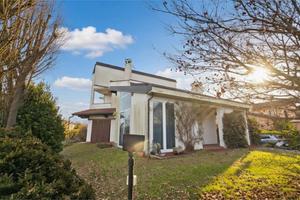 Villa a Castelletto sopra Ticino