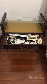 Comodino / Tavolino vintage con vetro