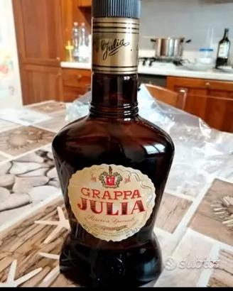 Bottiglia vintage di Grappa Julia riserva speciale