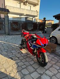 HONDA CBR 600 RR 2025