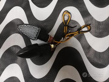 FRECCE MOTO CLI7030 TRIANGOLARE GAMBO CORTO 30 LED