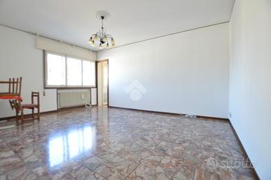 4 LOCALI A SAN DONÀ DI PIAVE