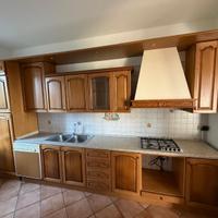 Cucina in legno + elettrodomestici (4,05 m)