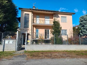 Quadrilocale semiarredato Rho (MI)