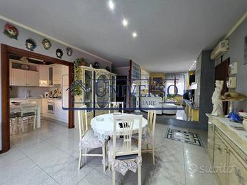 Appartamento di 111 m² con 3 locali e box auto a V