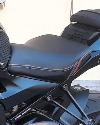 sella bmw s1000r del 2015 alta personalizzata 