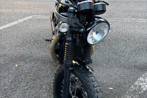 Splendida Triumph Bonneville T100 Black Café Racer